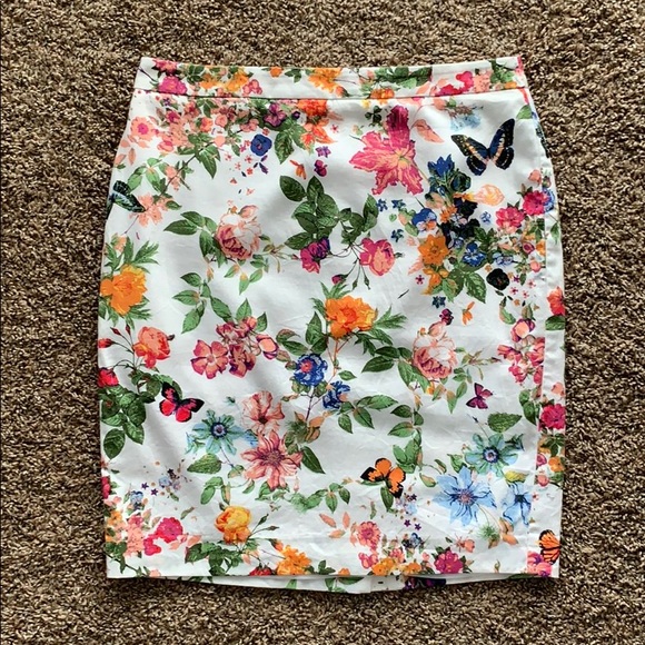 LOFT Dresses & Skirts - Loft Floral Pencil Skirt